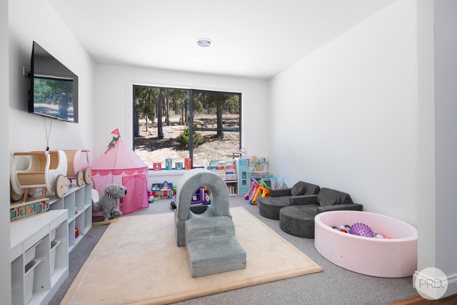 163 Jones Avenue MOUNT HELEN 9