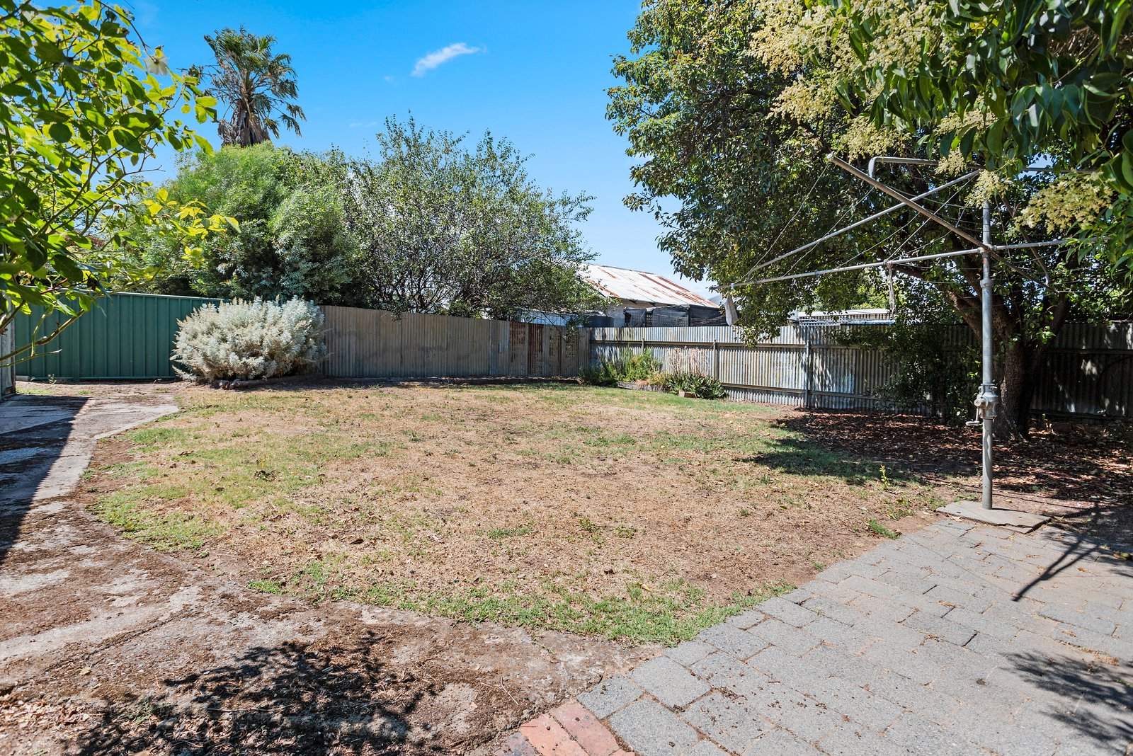 163 Neale Street FLORA HILL 13