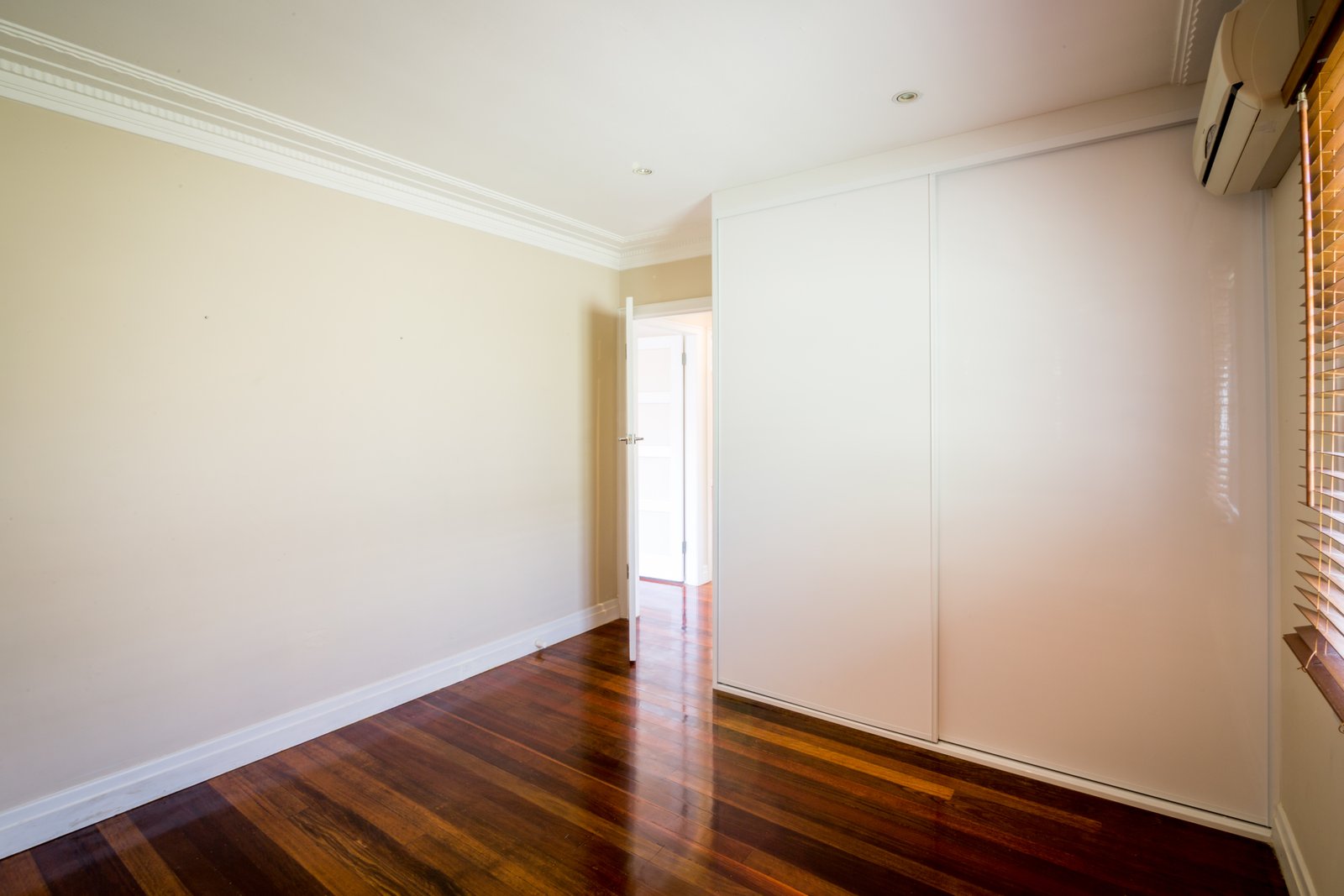 163 Rode Road WAVELL HEIGHTS 8