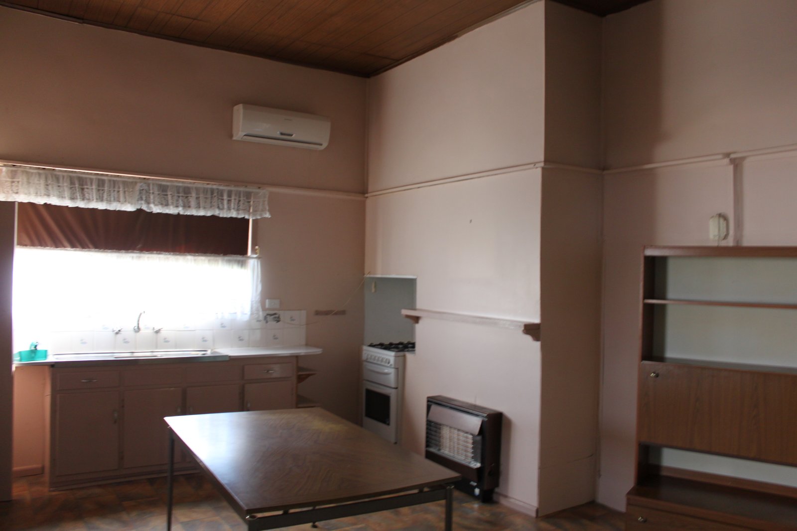 Gallery: 163 West Fyans Street