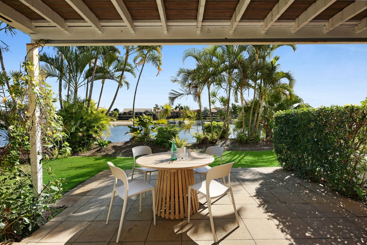 16/300 Cottesloe Drive Mermaid Waters 7