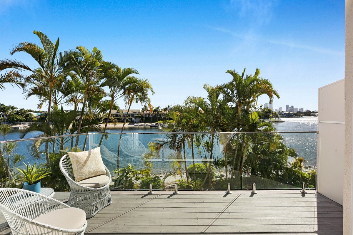 16/300 Cottesloe Drive Mermaid Waters 16