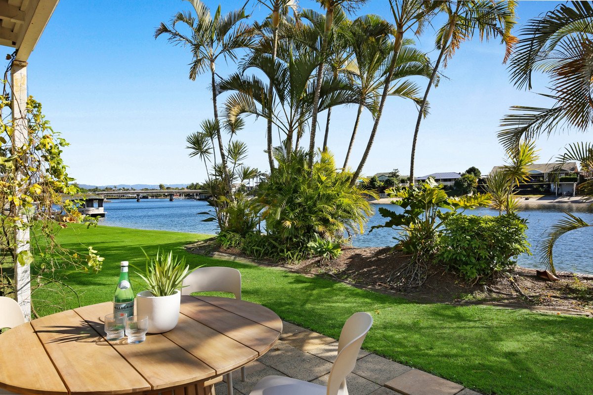 16/300 Cottesloe Drive Mermaid Waters 17