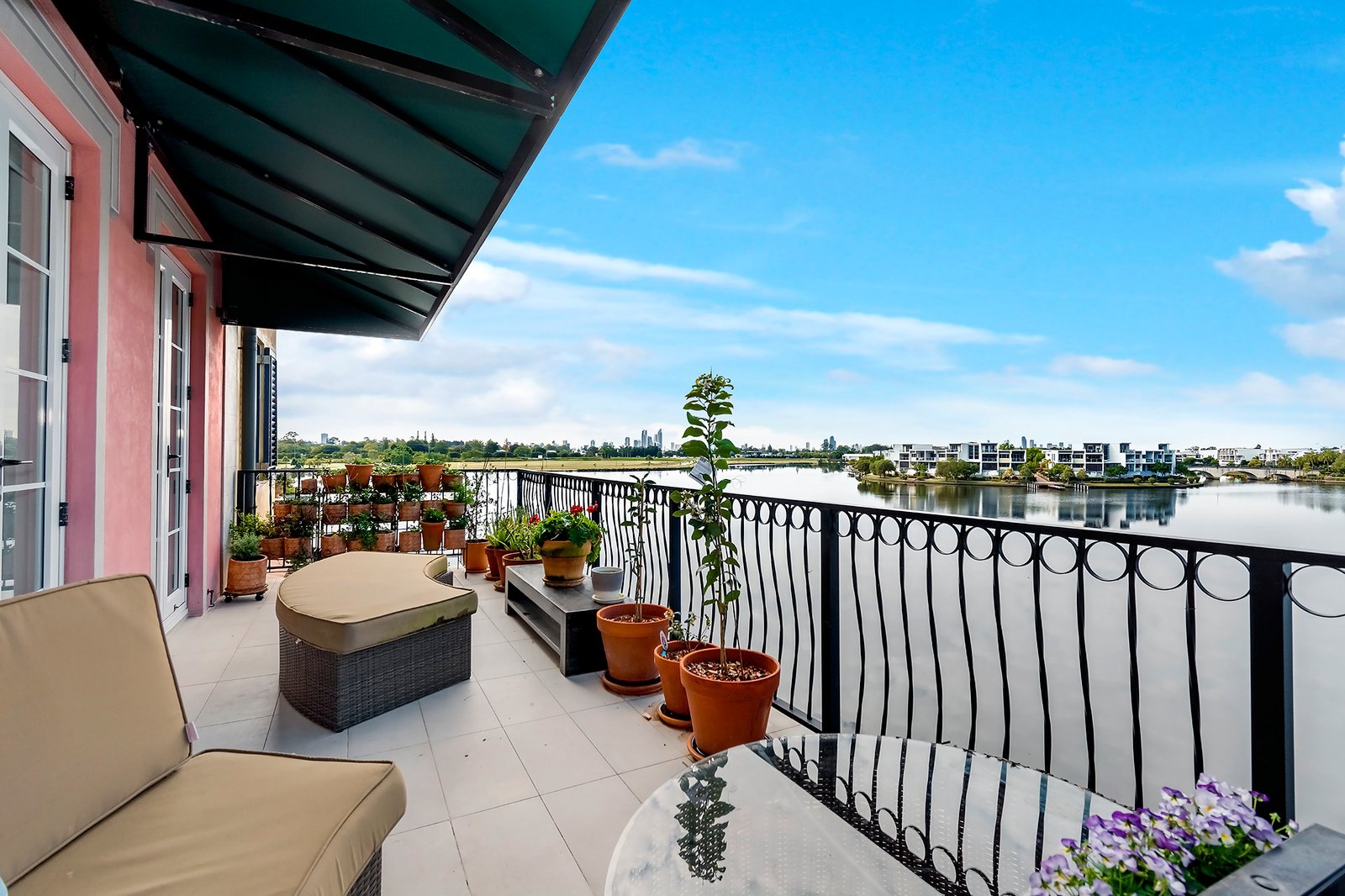 16/3030 The Boulevard CARRARA 1