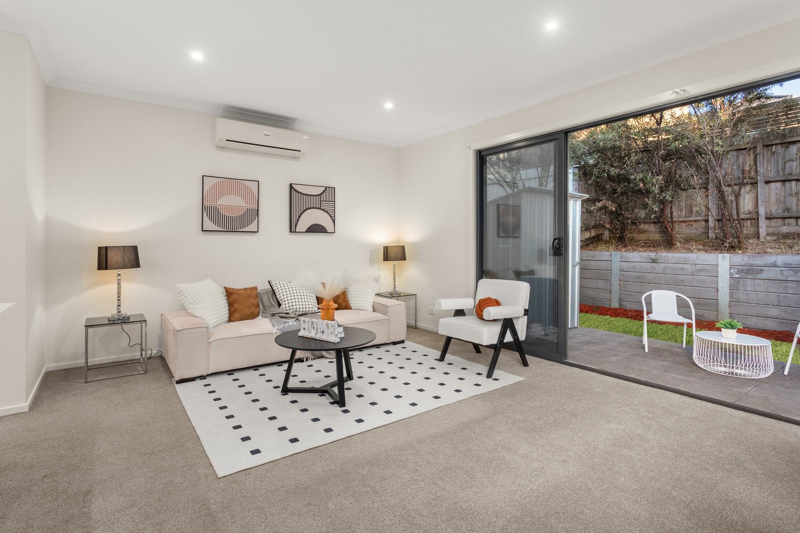Gallery: 16/32 Adrian Street