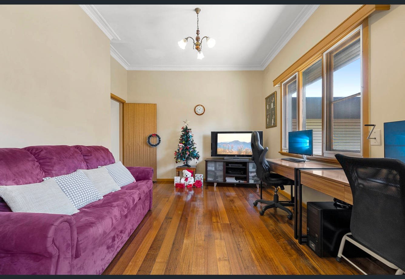 Gallery: 1632 Dandenong Road