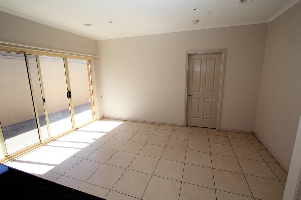 1/632 Doveton Street North SOLDIERS HILL 5