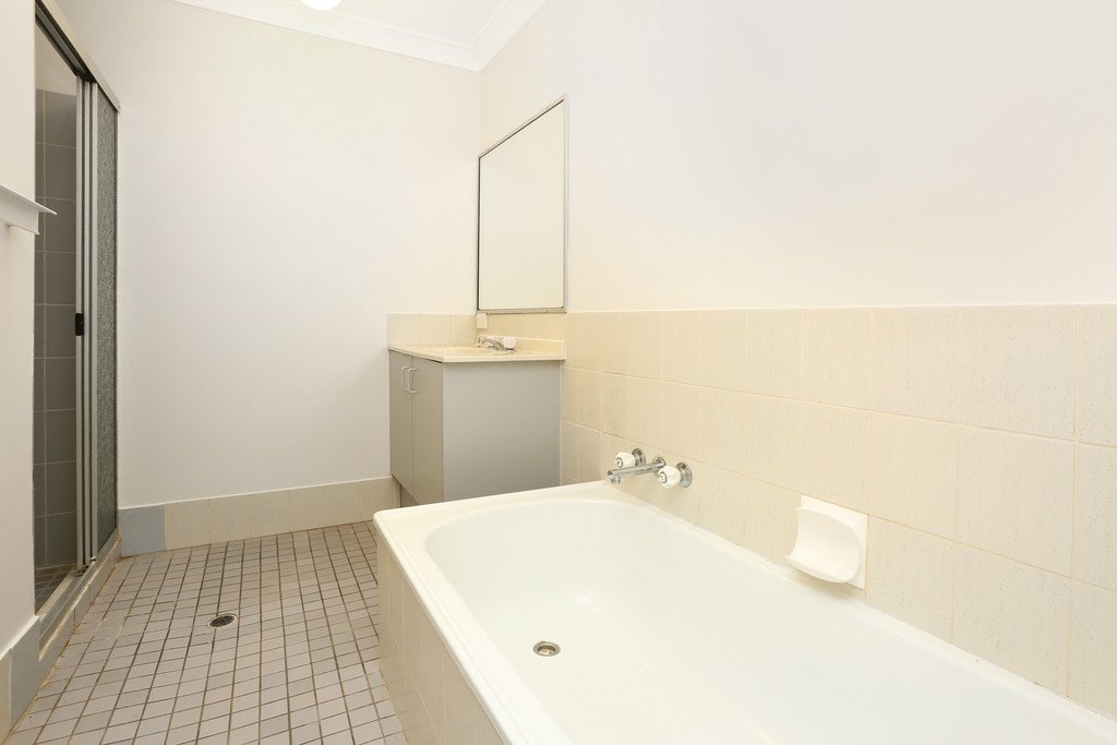 163/641 Pine Ridge Road BIGGERA WATERS 9