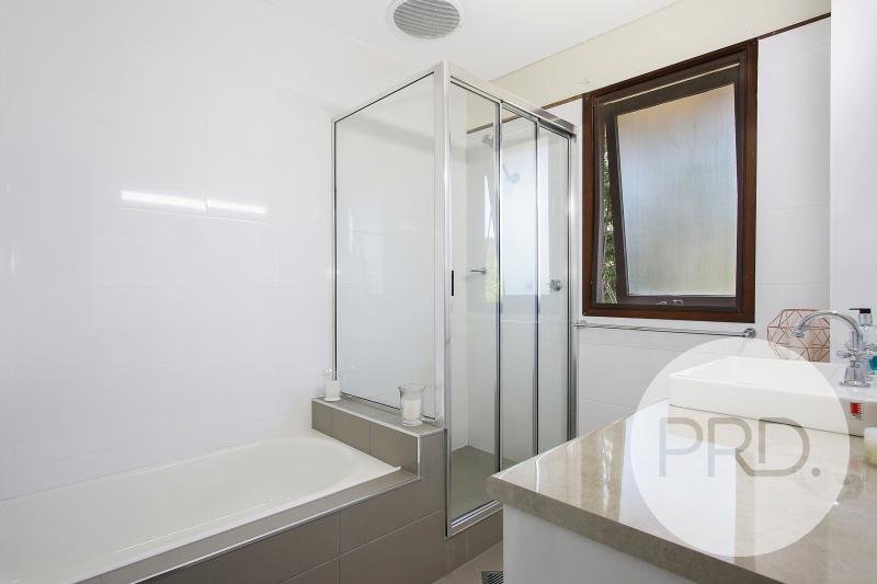 1/637 Loma Place ALBURY 7