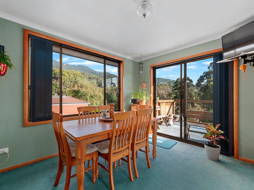 164 Abbotsfield Road CLAREMONT 9