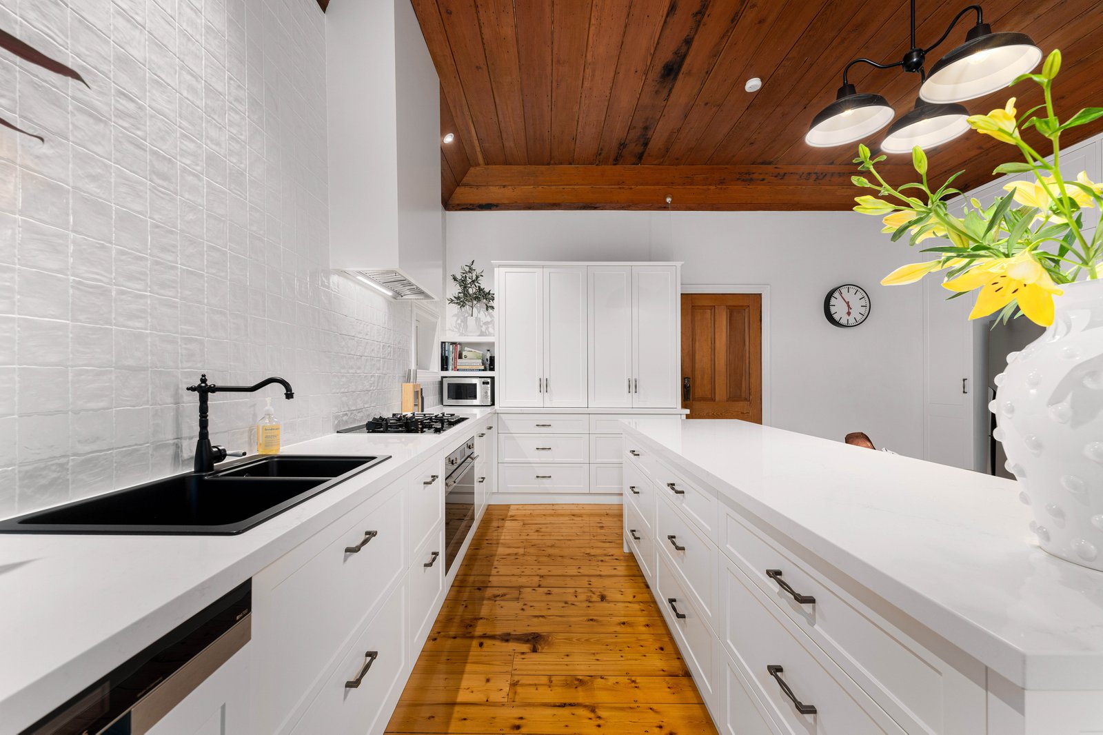 Real Estate and Property in 164 Carlsruhe Central Road, Woodend, VIC