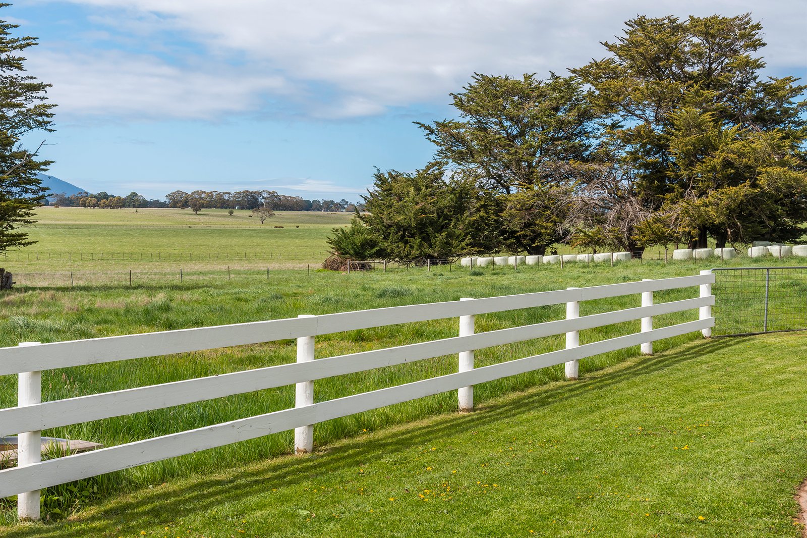 Real Estate and Property in 164 Carlsruhe Central Road, Woodend, VIC