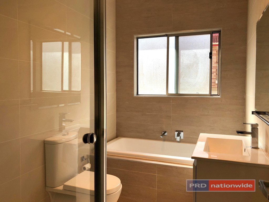 1/64 Junction Road MOOREBANK 5