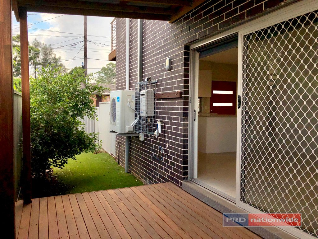 1/64 Junction Road MOOREBANK 7