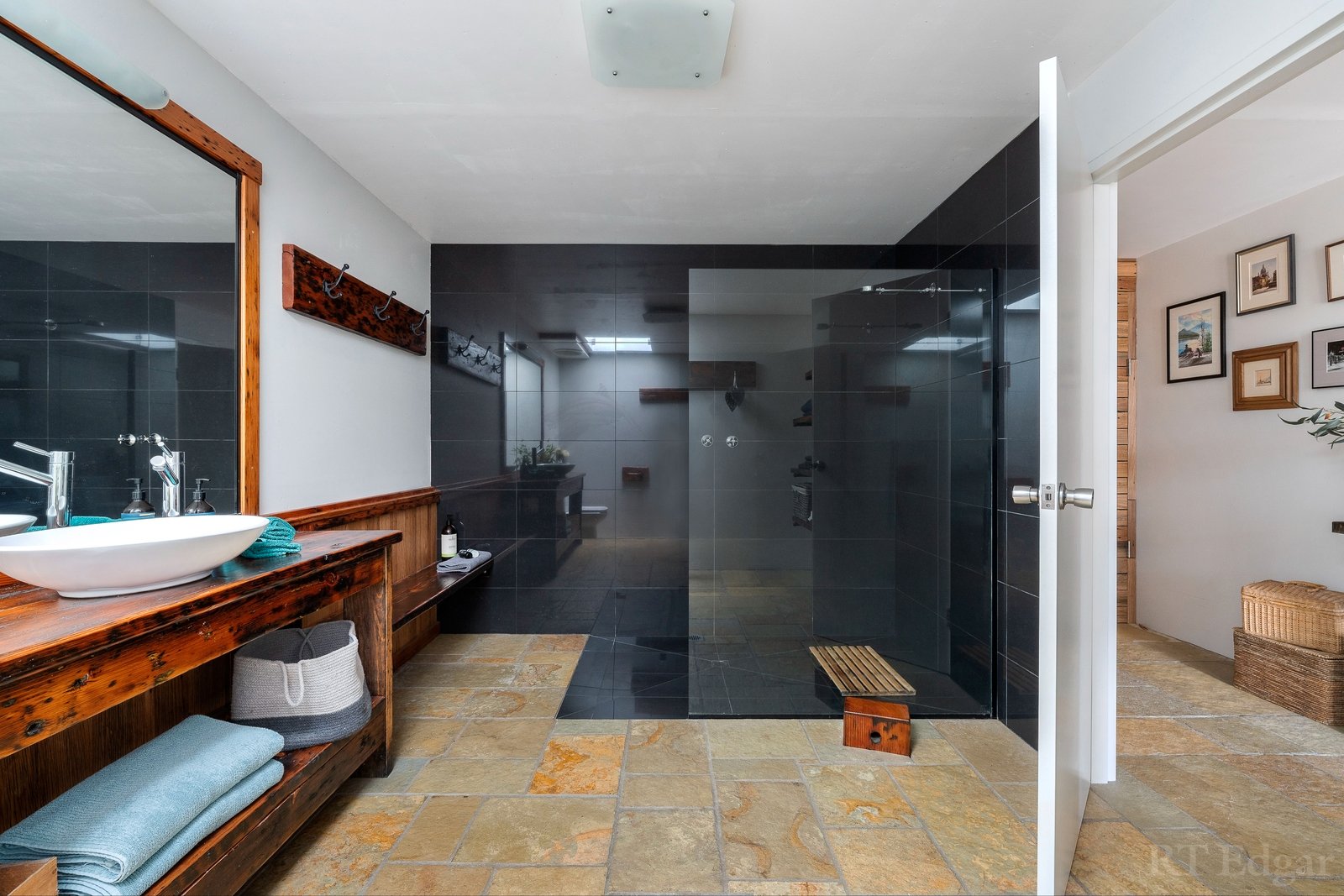 Real Estate and Property in 164 Mulhollands Road, Sarsfield, VIC