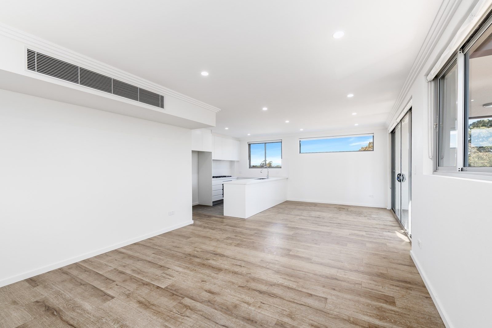 16/4 St Georges Parade HURSTVILLE 4