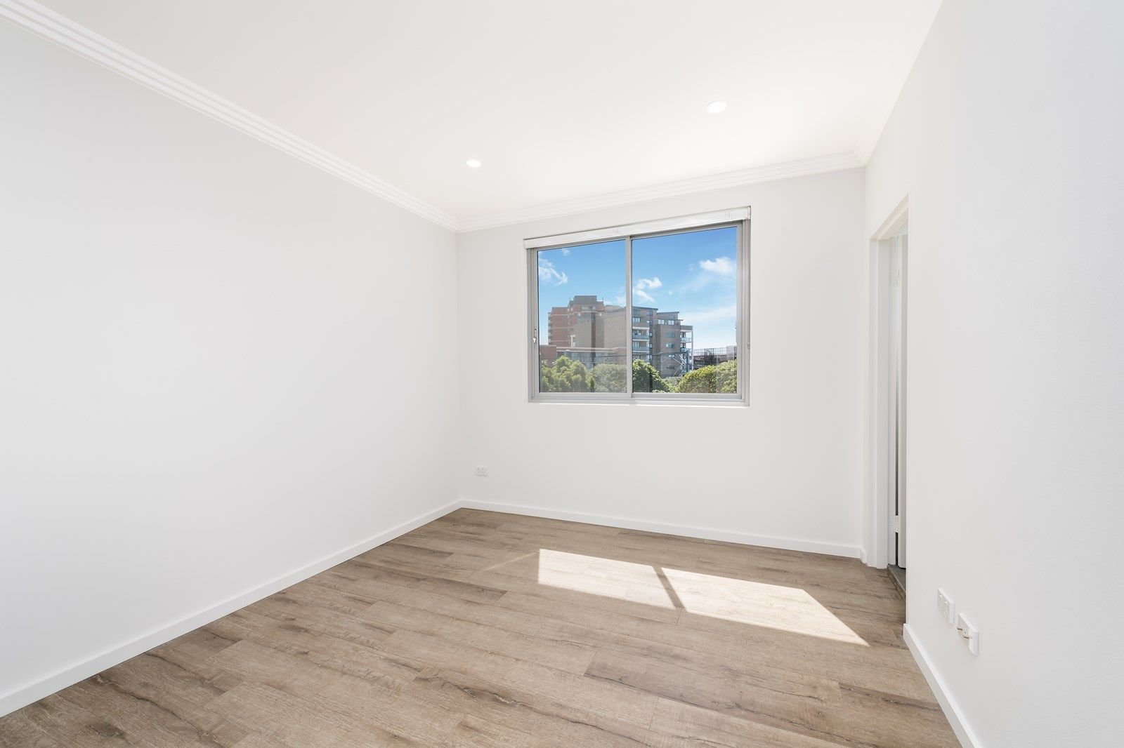 16/4 St Georges Parade HURSTVILLE 6