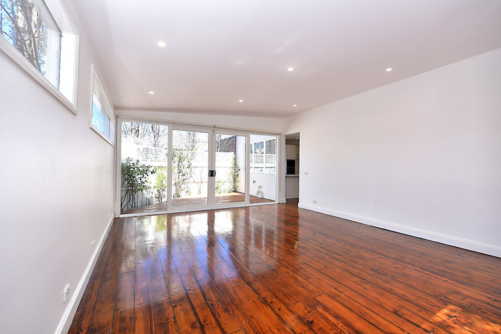 Gallery: 1/64 White Street