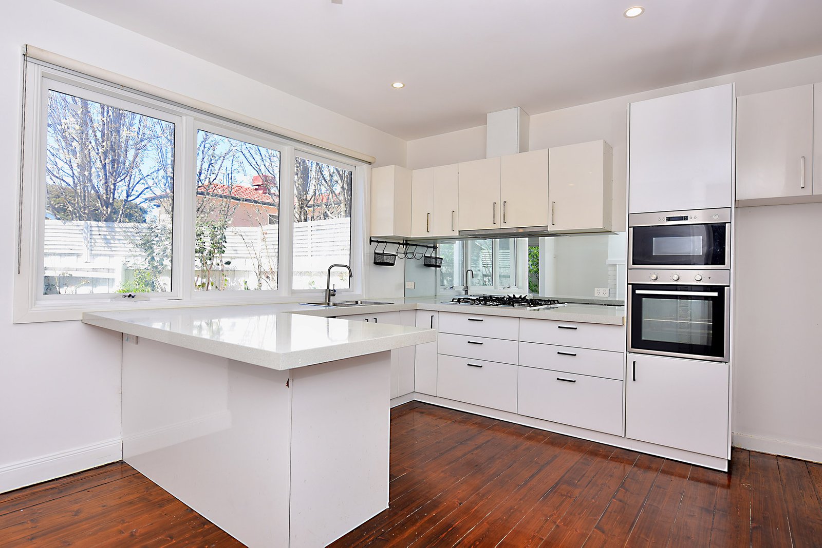Gallery: 1/64 White Street