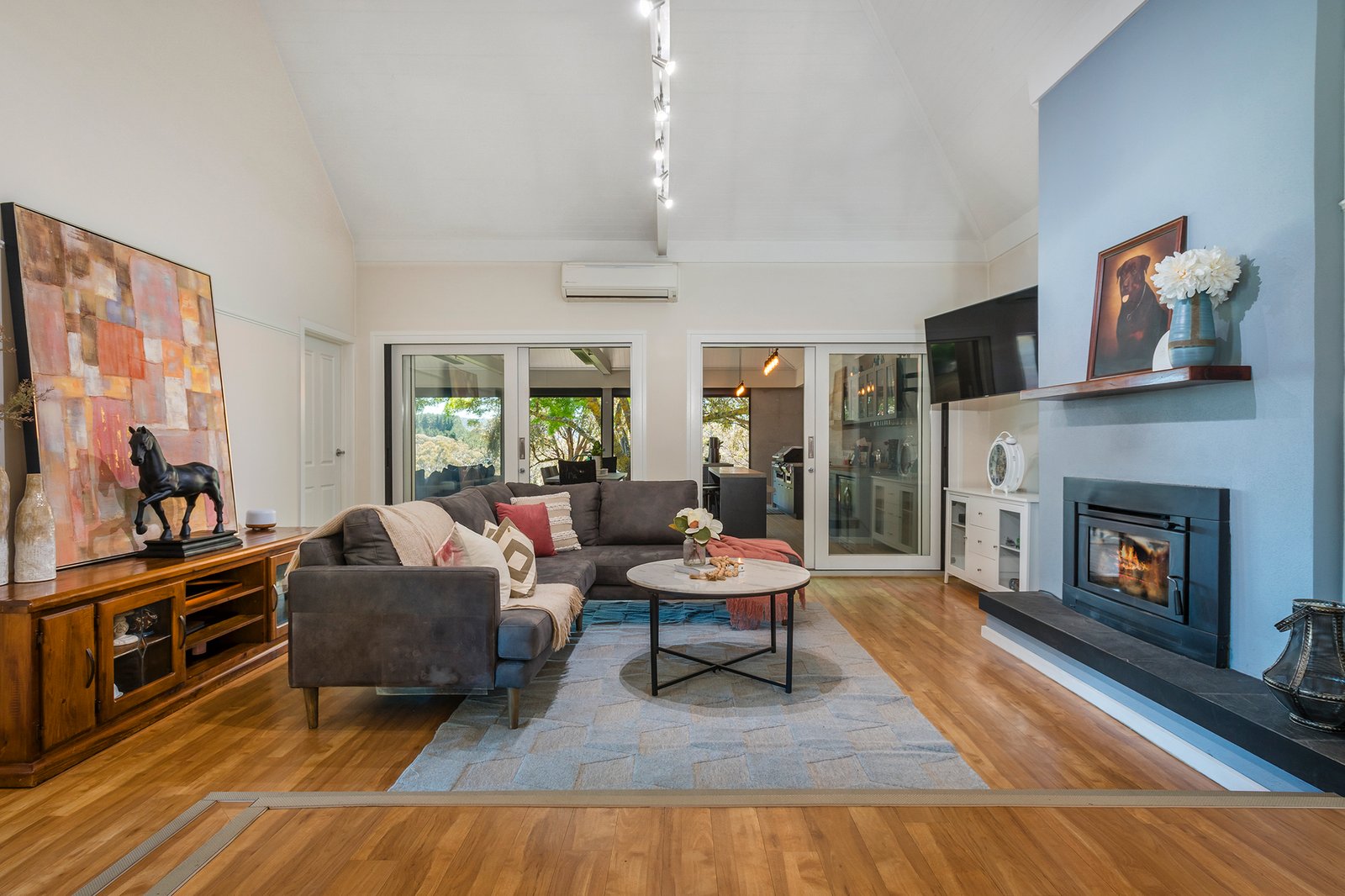 Real Estate and Property in 164 Whitebridge Road, Newham, VIC