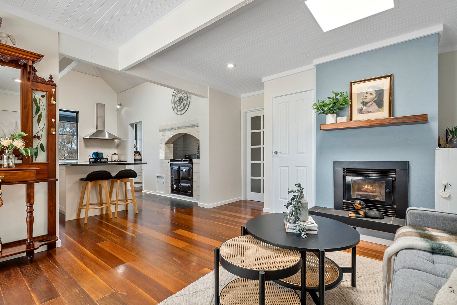 Real Estate and Property in 164 Whitebridge Road, Newham, VIC