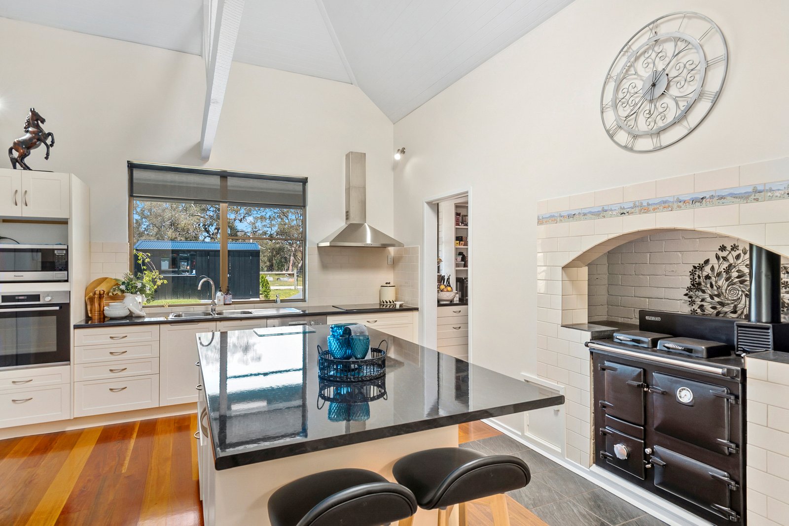 Real Estate and Property in 164 Whitebridge Road, Newham, VIC
