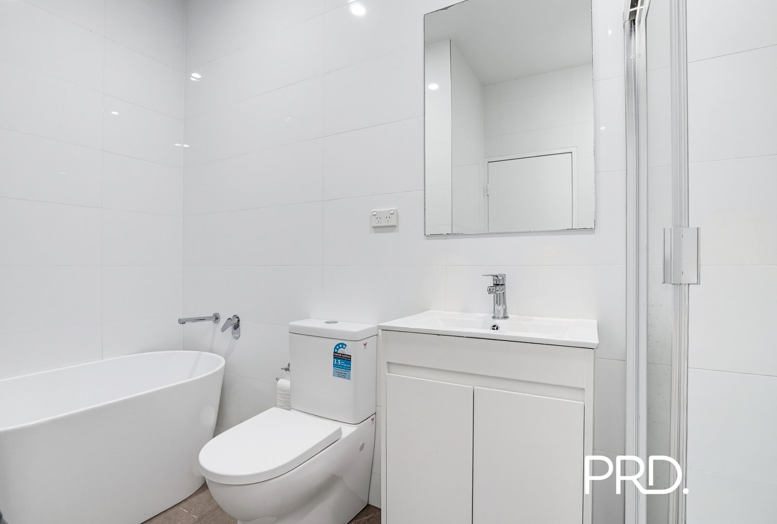 16/49 Essington St  Wentworthville 2