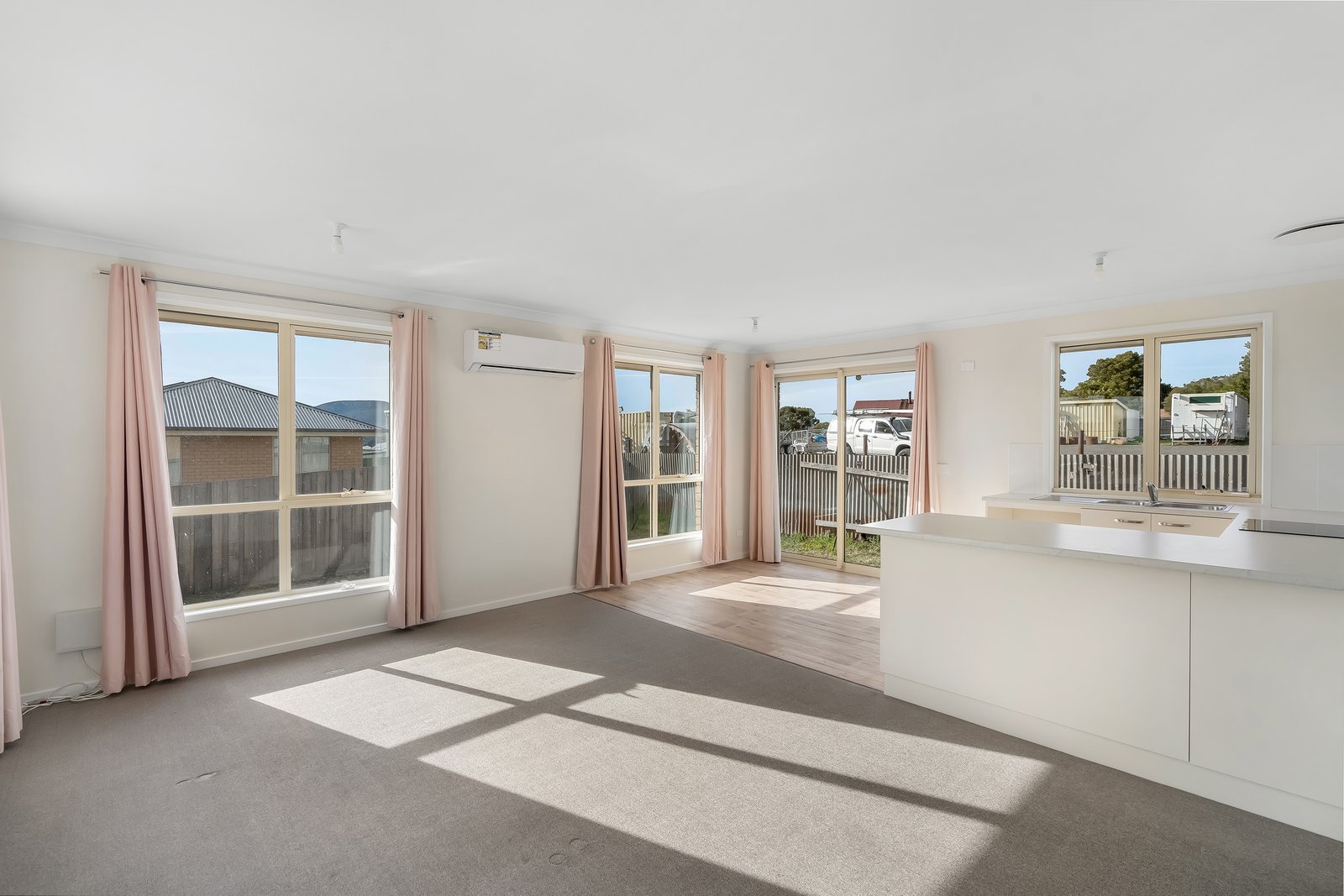 1/64a William Street BRIGHTON 9