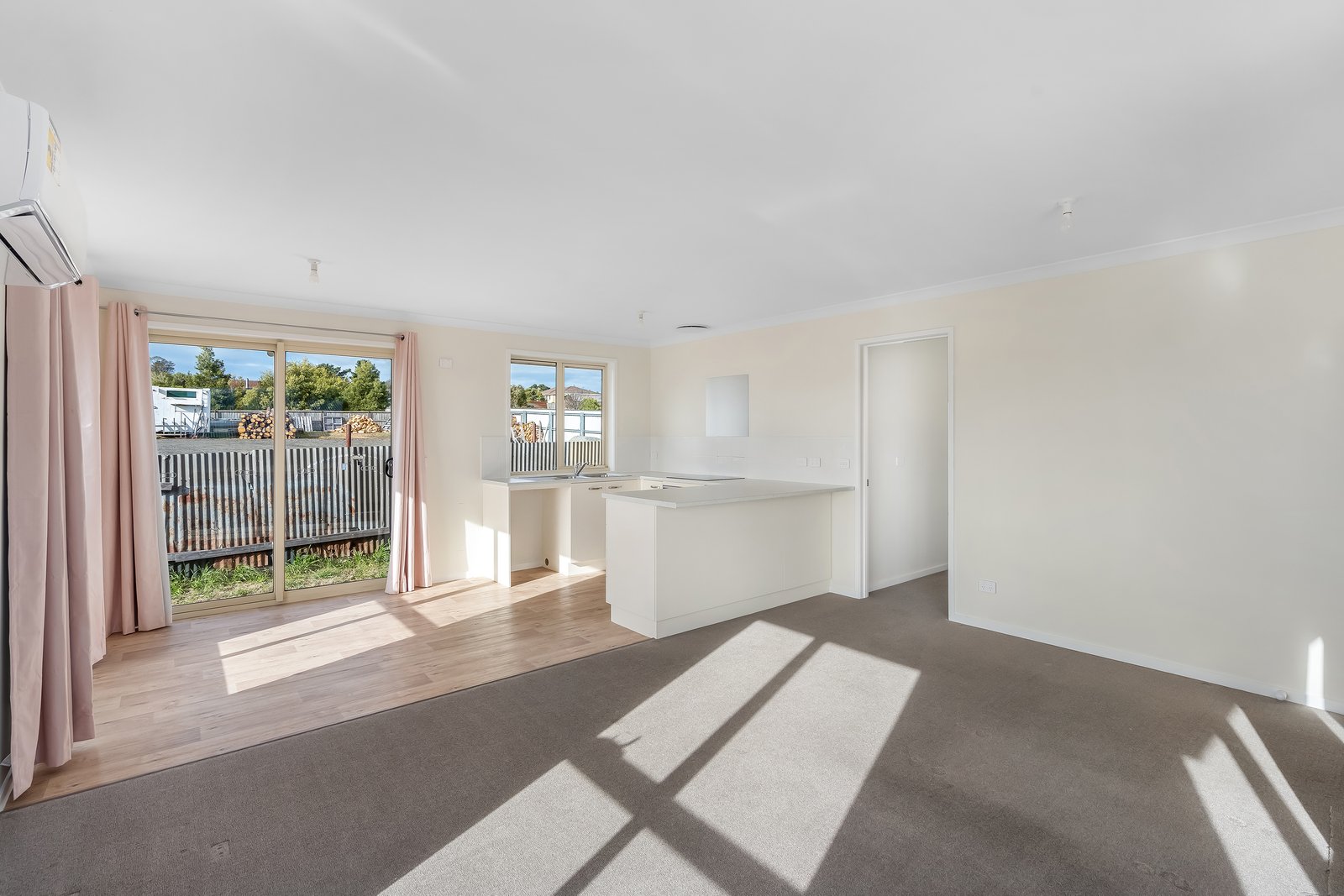 1/64a William Street BRIGHTON 2
