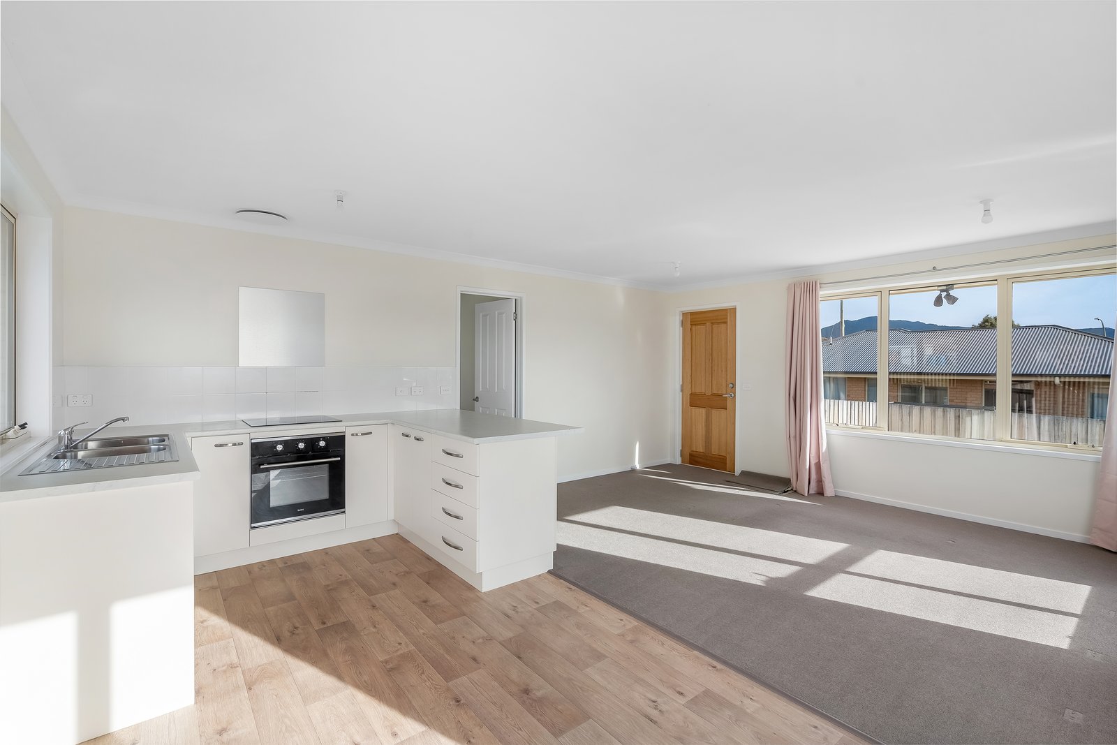 1/64a William Street BRIGHTON 3