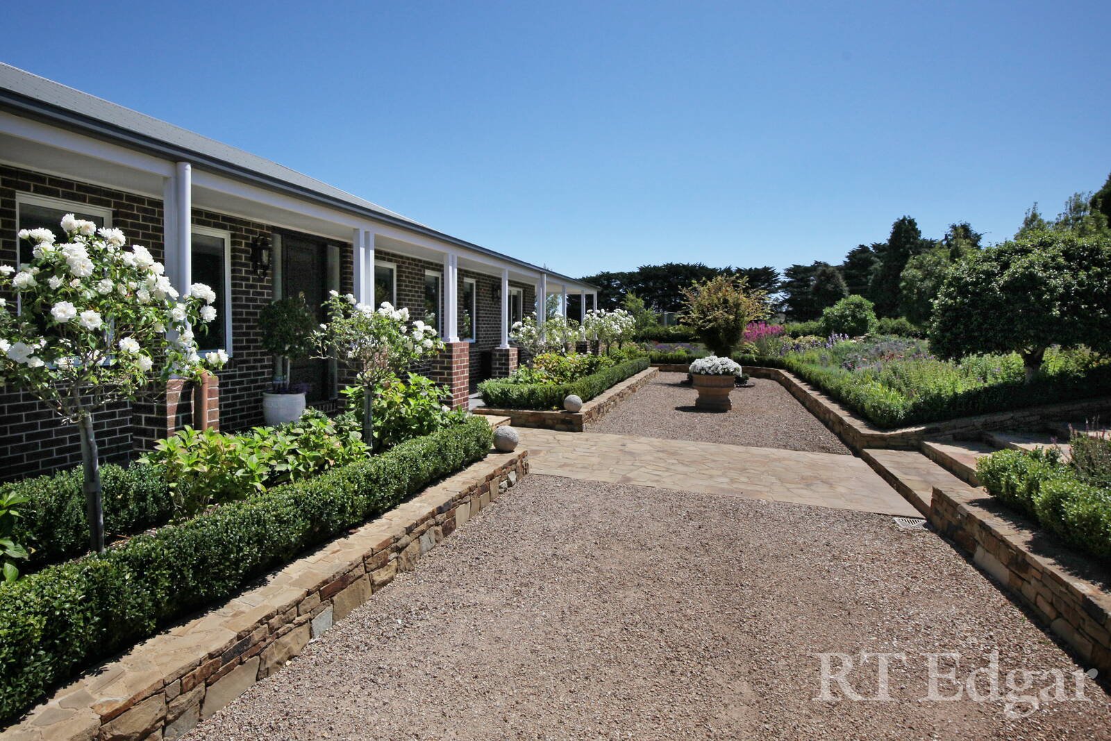 Real Estate and Property in 165 Avenue of Honour , Woodend, VIC