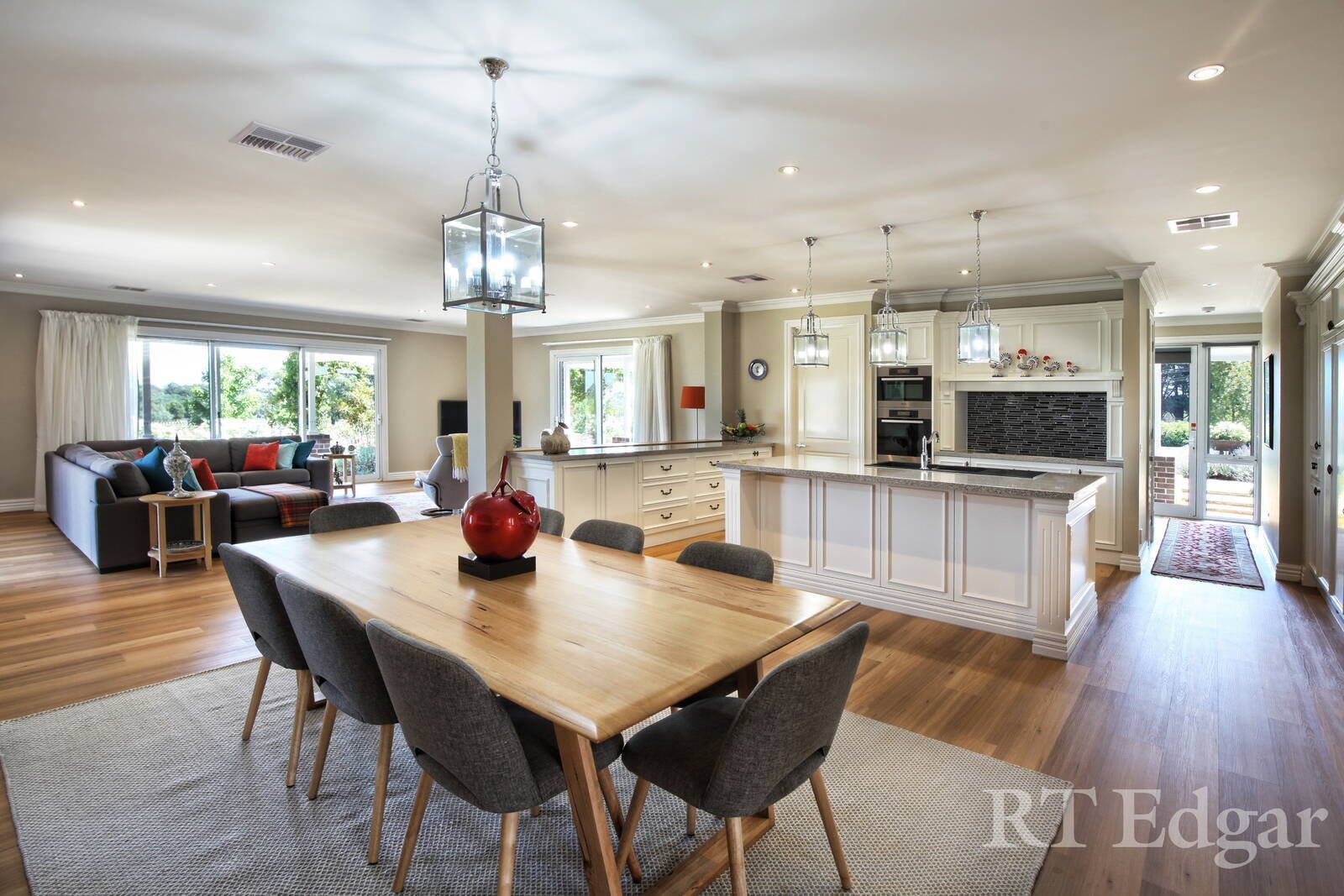 Real Estate and Property in 165 Avenue of Honour , Woodend, VIC