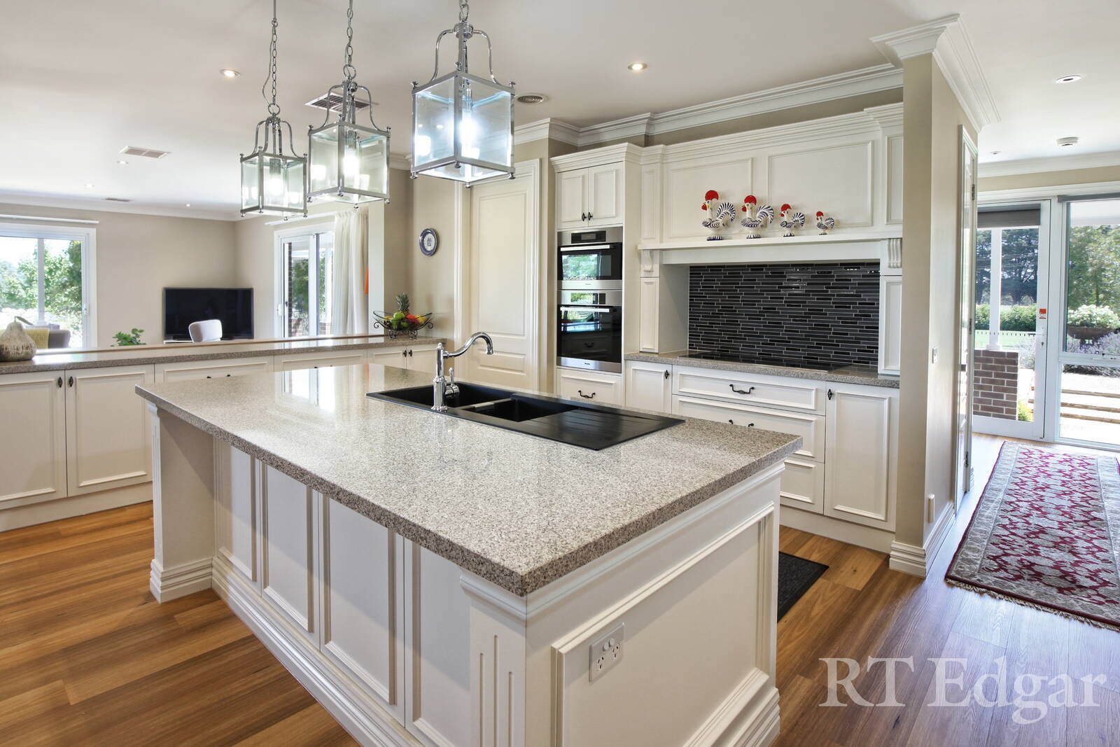 Real Estate and Property in 165 Avenue of Honour , Woodend, VIC