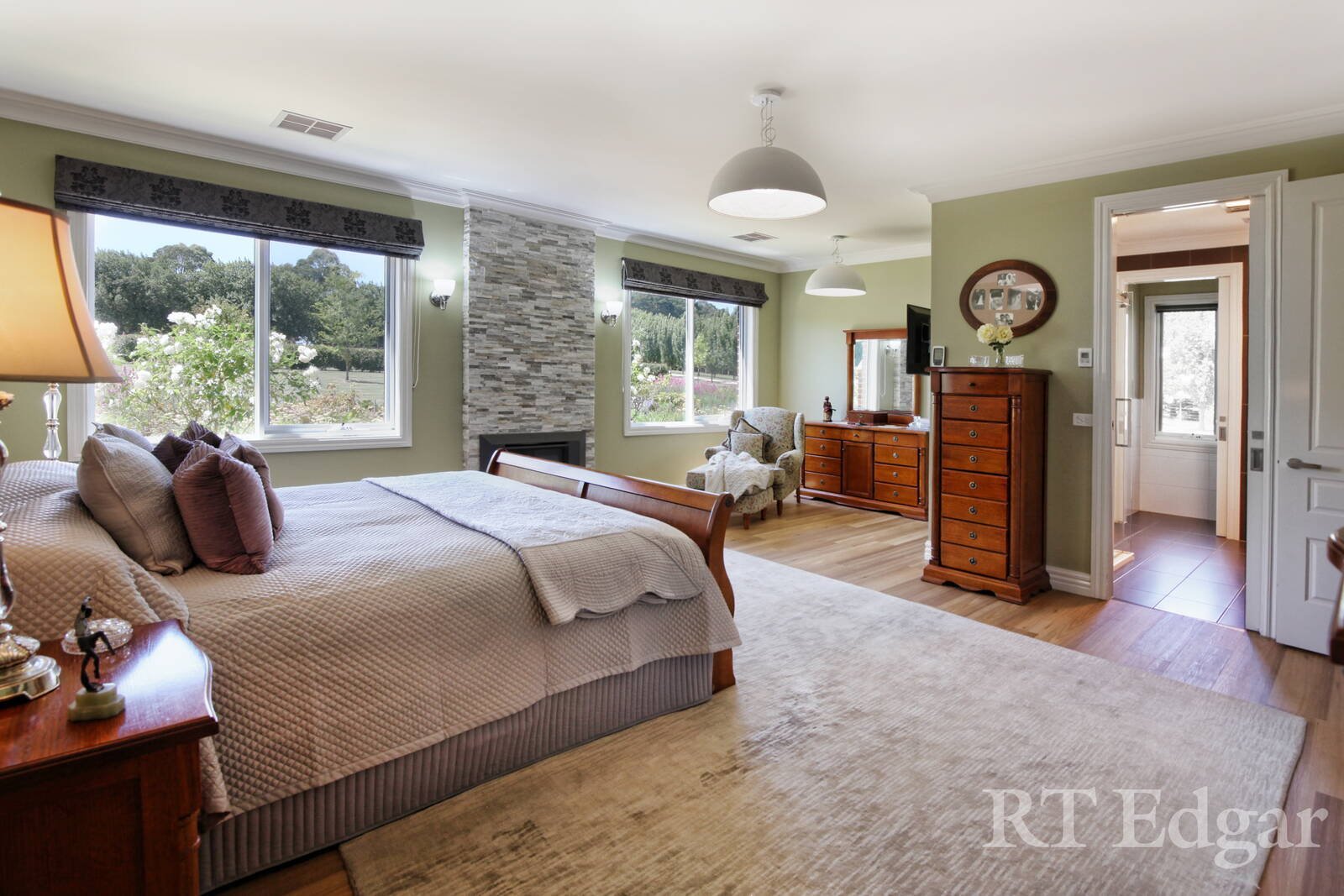 Real Estate and Property in 165 Avenue of Honour , Woodend, VIC