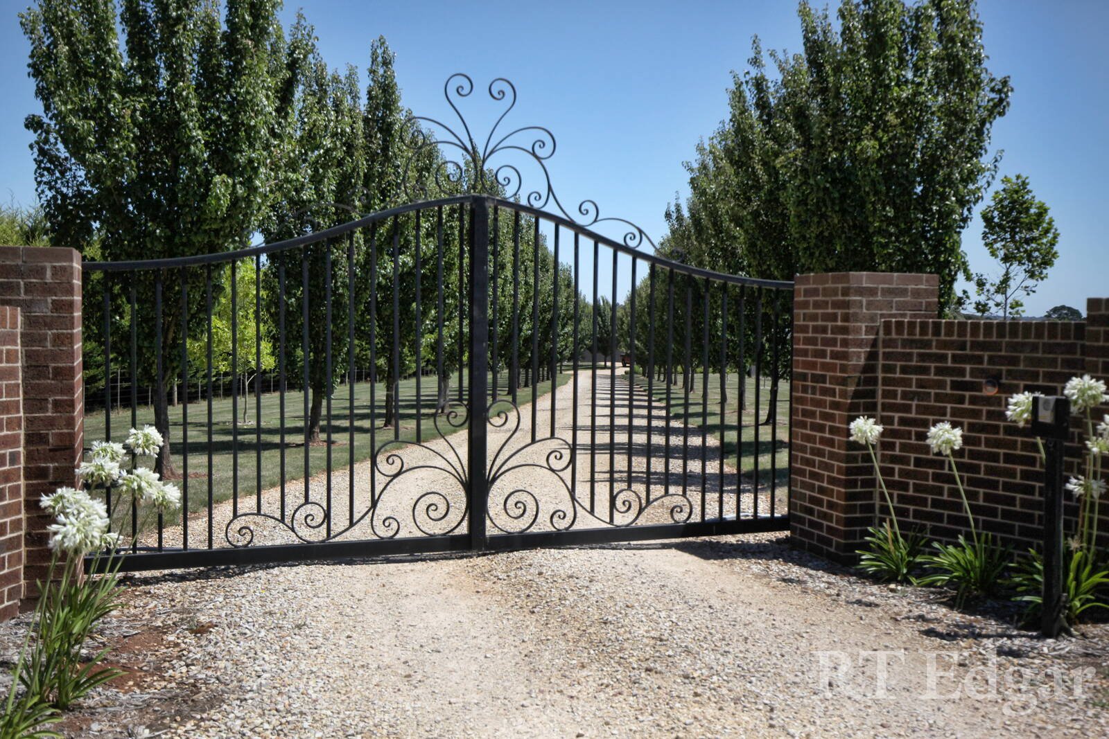 Real Estate and Property in 165 Avenue of Honour , Woodend, VIC