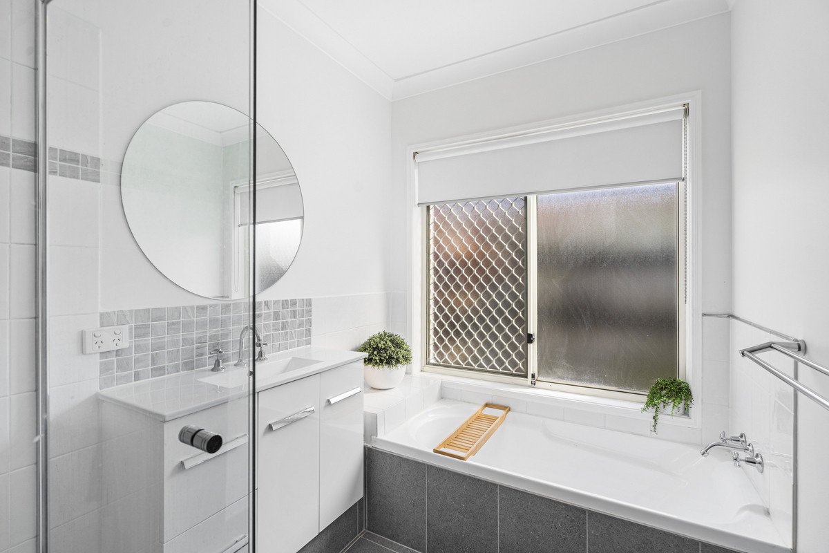 165 Dunlin Drive Burleigh Waters 8