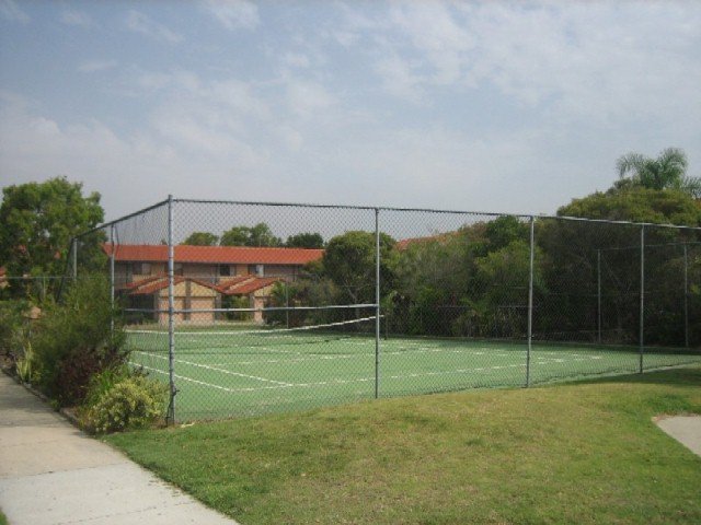 16/5 Galeen Drive BURLEIGH WATERS 9