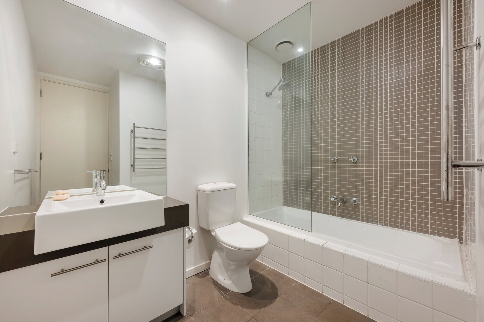 1/65 Hawthorn Road, Caulfield North, 3161