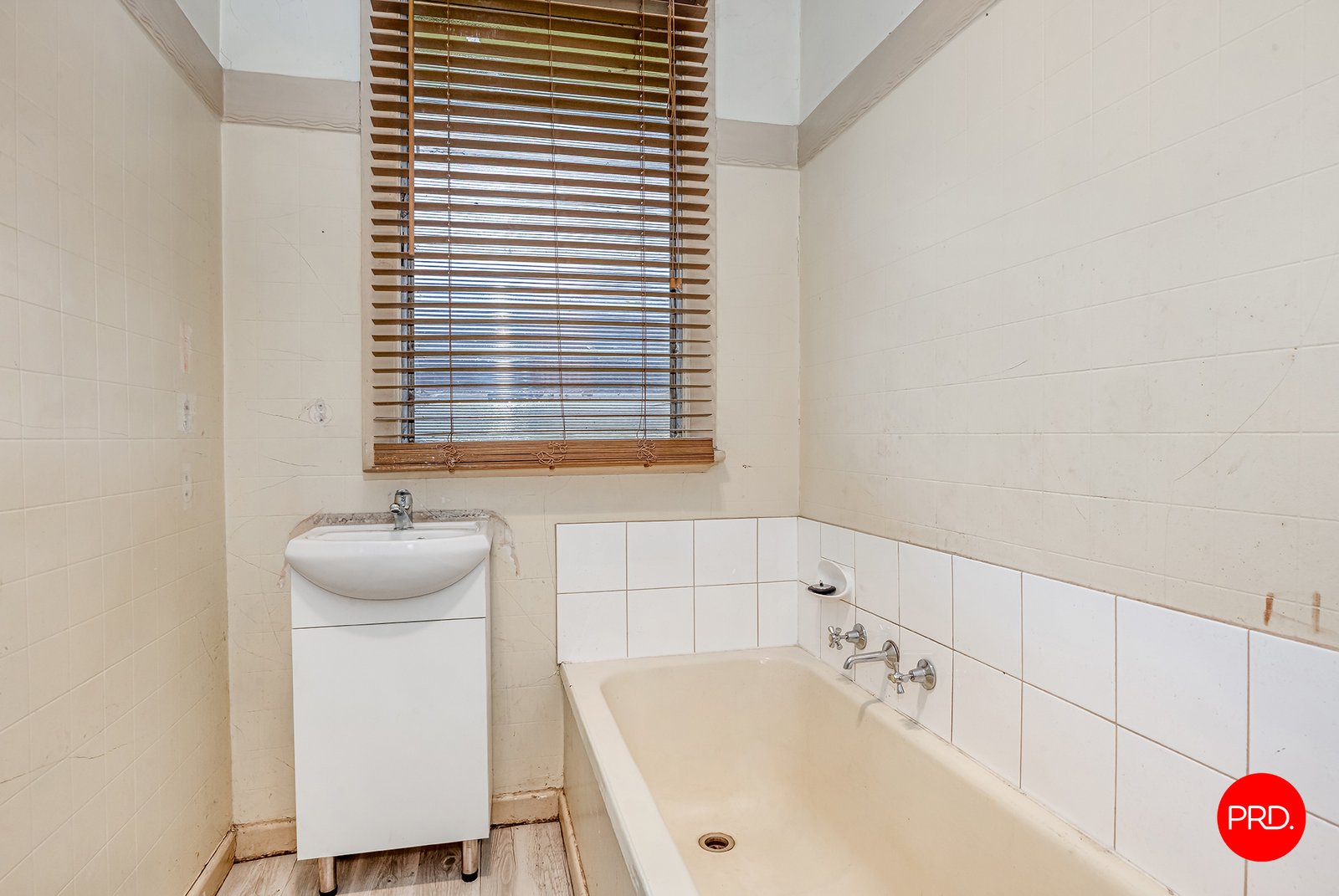 165 High Street KANGAROO FLAT 8