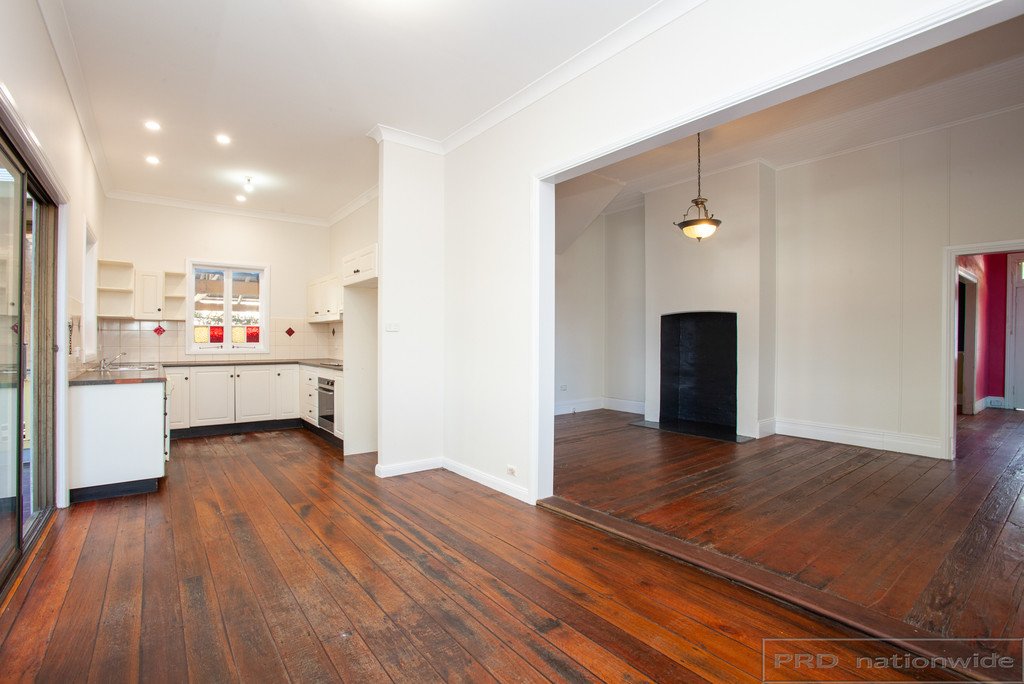 165 New England Highway RUTHERFORD 9