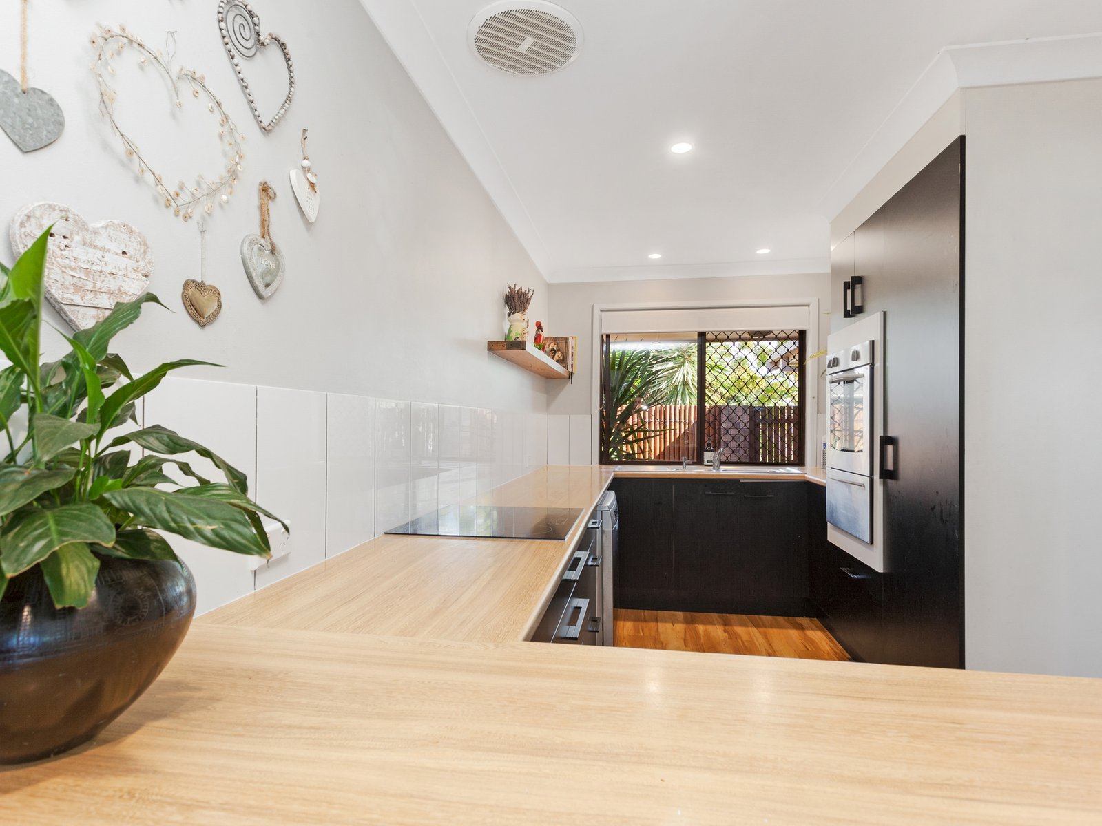 1/65 Treeview Drive BURLEIGH WATERS 4