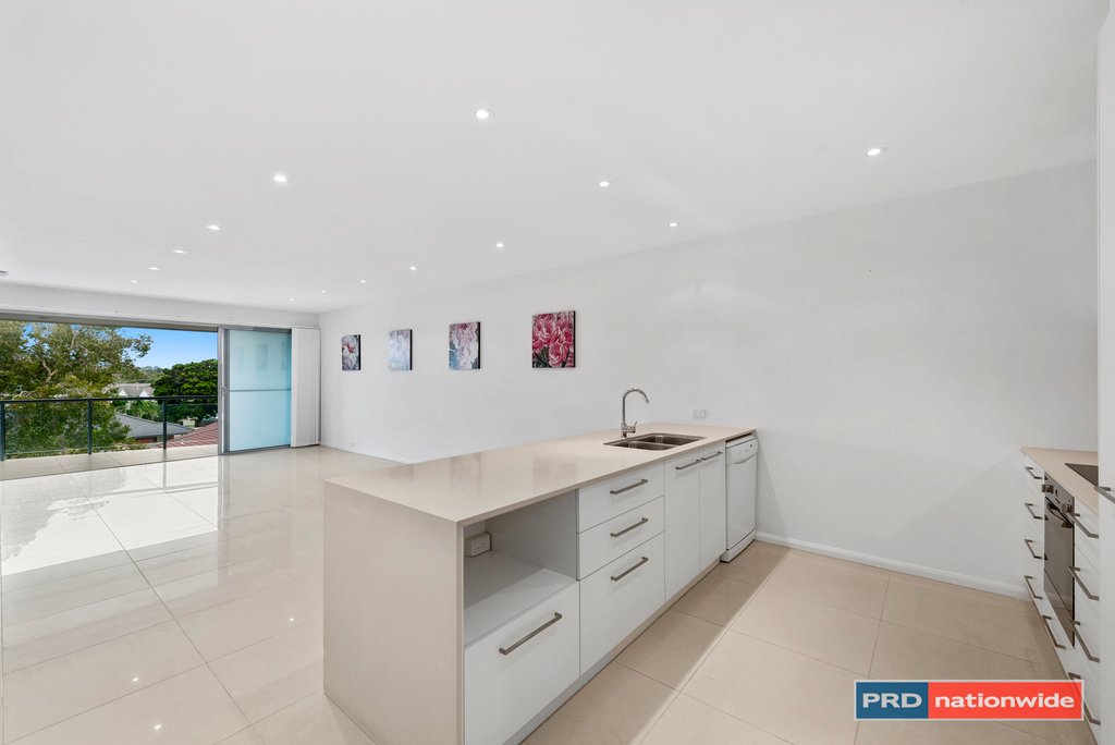 16/51 Ocean Parade COFFS HARBOUR 2