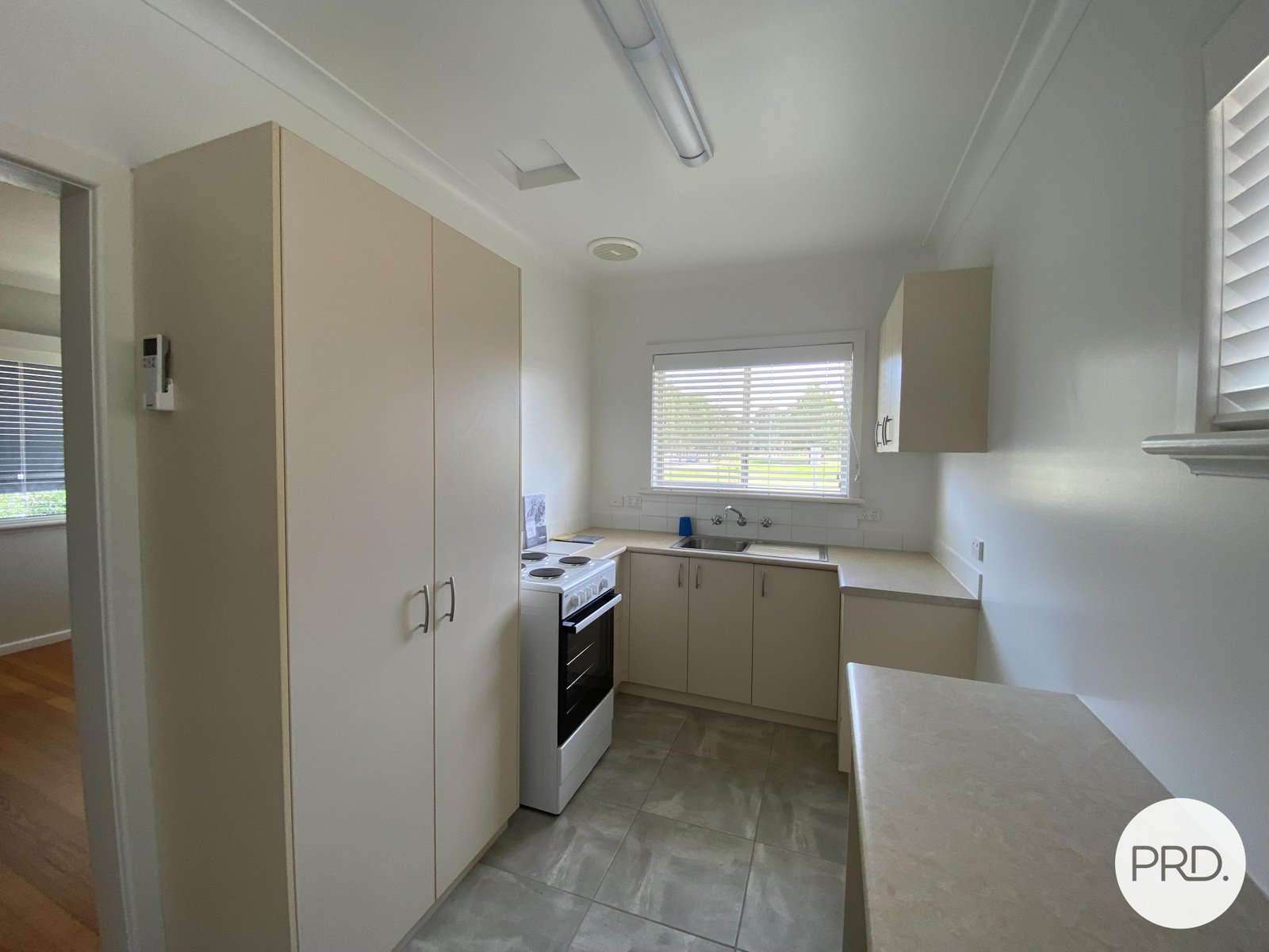 1/654 Short Street EAST ALBURY 4