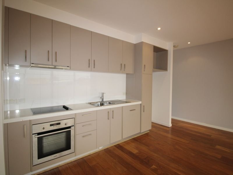 Gallery: 16/541 Main Street