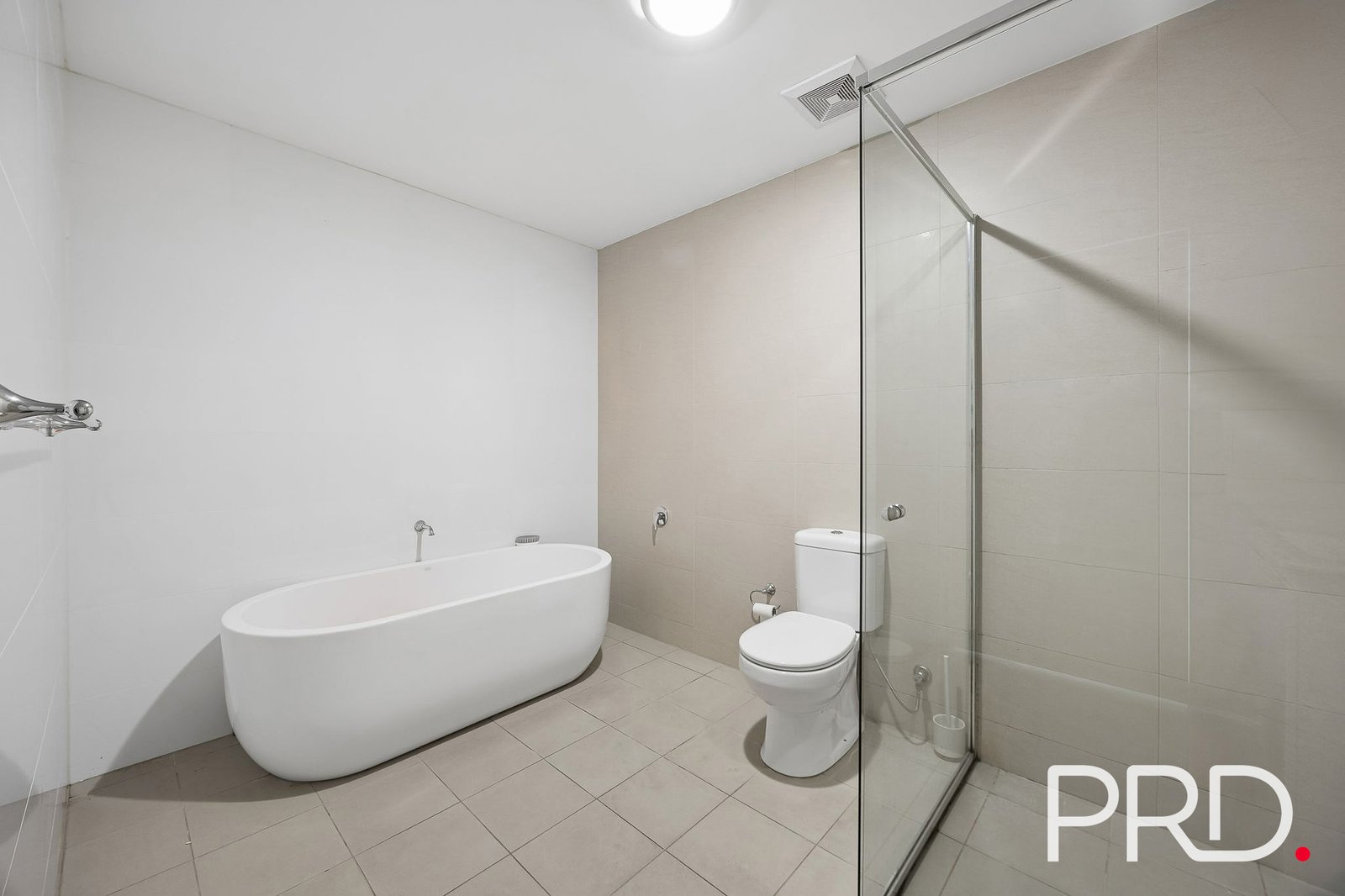16/57-59 Lachlan Street WARWICK FARM 8