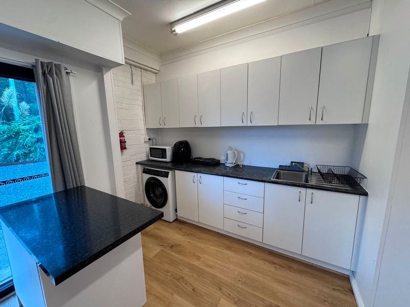 165A Old Pacific Highway RALEIGH 3