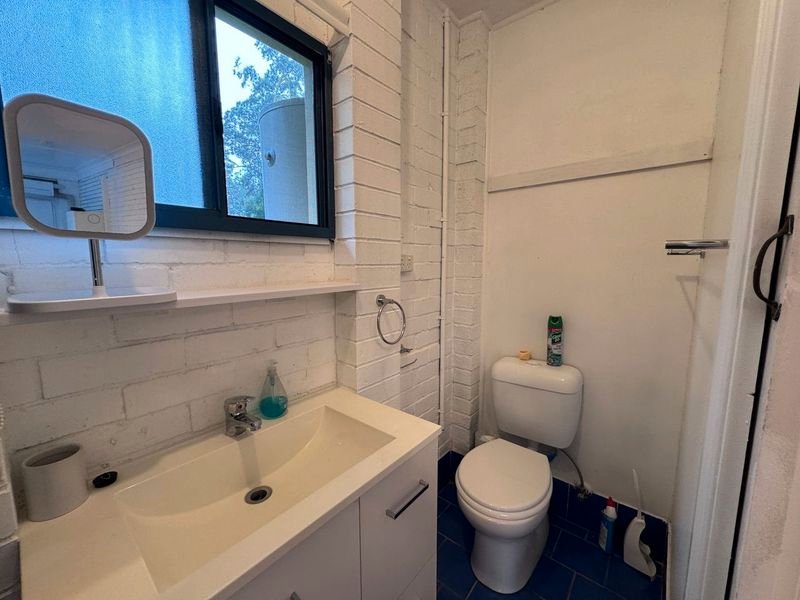 165A Old Pacific Highway RALEIGH 4