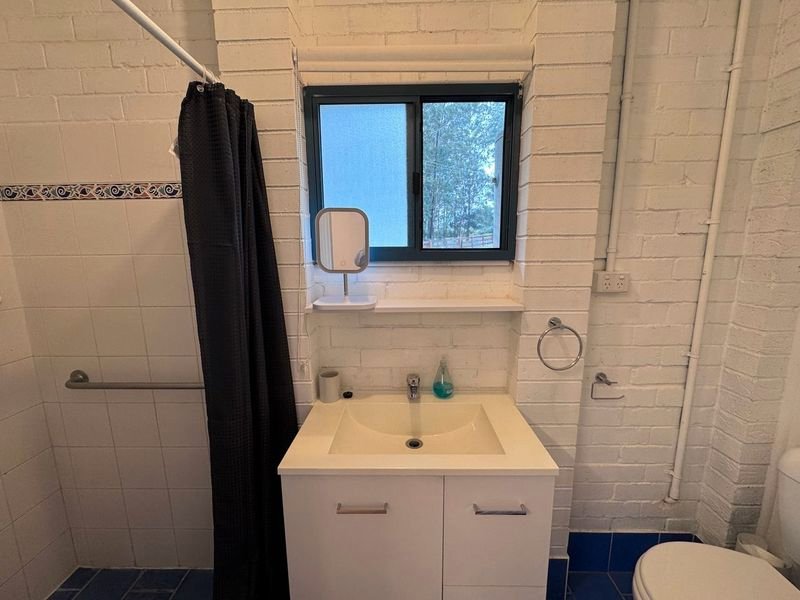 165A Old Pacific Highway RALEIGH 8