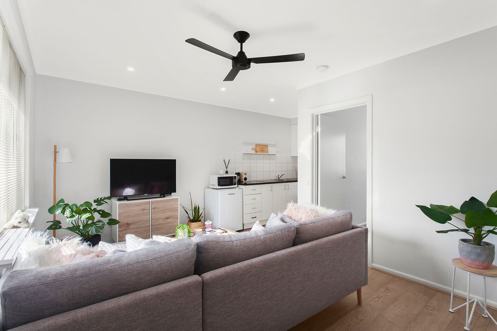 Gallery: 16/6 Anderson Court