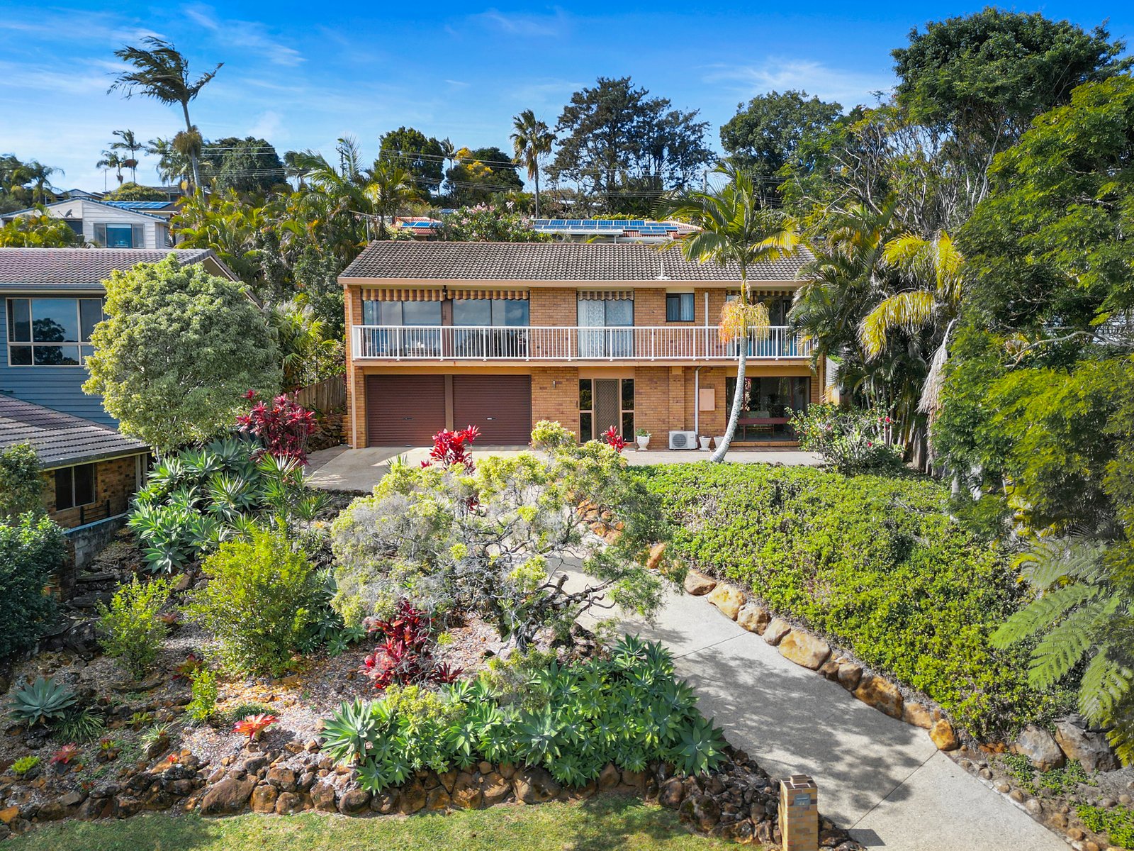 166 Darlington Drive BANORA POINT 1